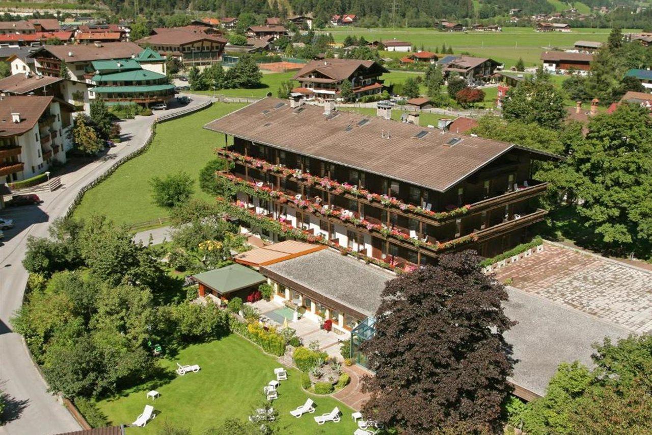 Hotel-Pension Strolz Mayrhofen Exterior foto
